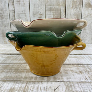 narrow-based-bowl-with-handle-lip